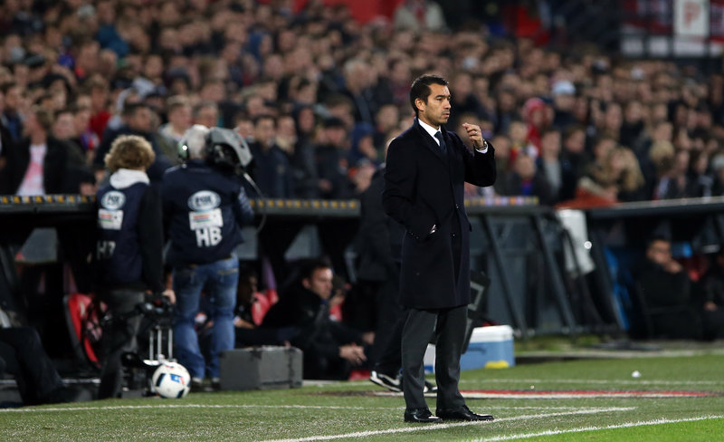 Van Bronckhorst: ‘Draad weer oppakken tegen PSV’