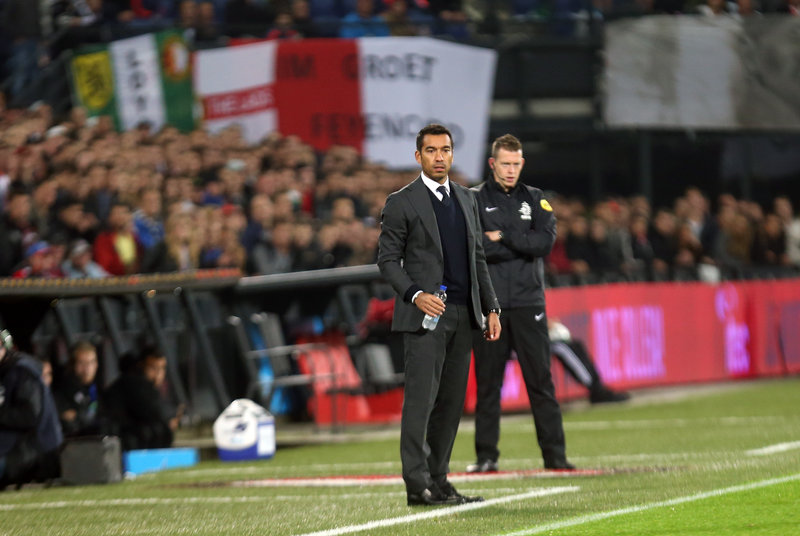 Van Bronckhorst: ‘Gaan opnieuw vol voor de winst’