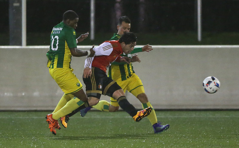 Feyenoord 2 start finalepoule met zege in Den Haag
