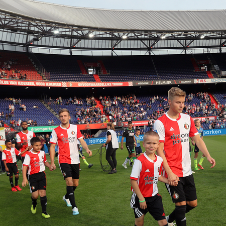 Feyenoord-Panathinaikos-masc-046.JPG